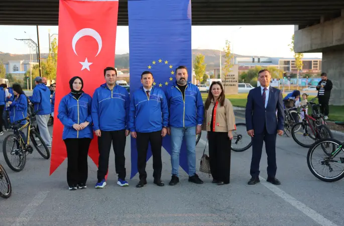 Sivas Bisiklet Turu Yoğun Katılımla Gerçekleştirildi