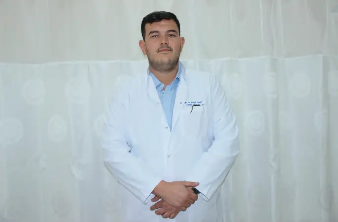 Sivas Devlet Hastanesi Genel Cerrahi Uzmanı Dr. Fatih Lafçı, kadınlarda en sık görülen kanser türü olan meme kanserine karşı erken tanı ve düzenli kontrollerin önemine dikkat çekti