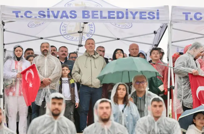 Sivas Tarihi Kent Meydanı’nda Milli Takım heyecanı yaşanıdı