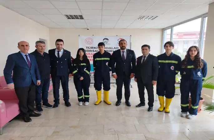 Sivas Ticaret Borsası’ndan Suşehri Tarım Lisesine Burs ve Ekipman Desteği