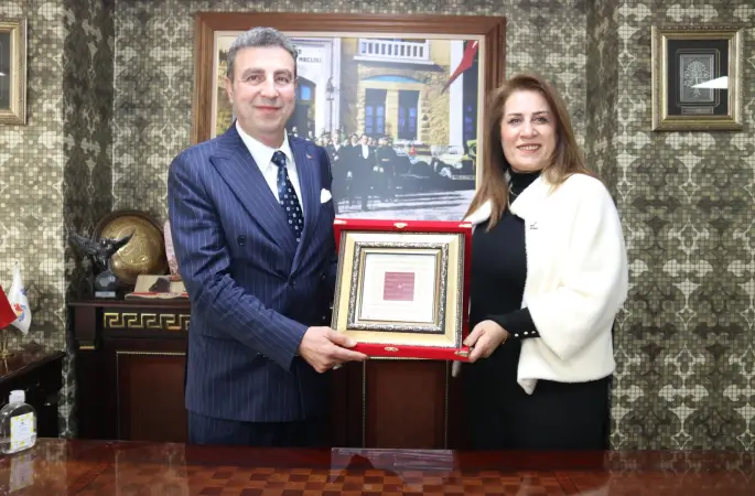 SİVASLI İŞ İNSANLARINDAN ÖRNEK DAVRANIŞ İNSANLARI BAKKALLARDAKİ VERESİYE DEFTERLERİNİ KAPATT İHTİYAÇLI AİLELERİN BORÇLARI ÖDENDİ