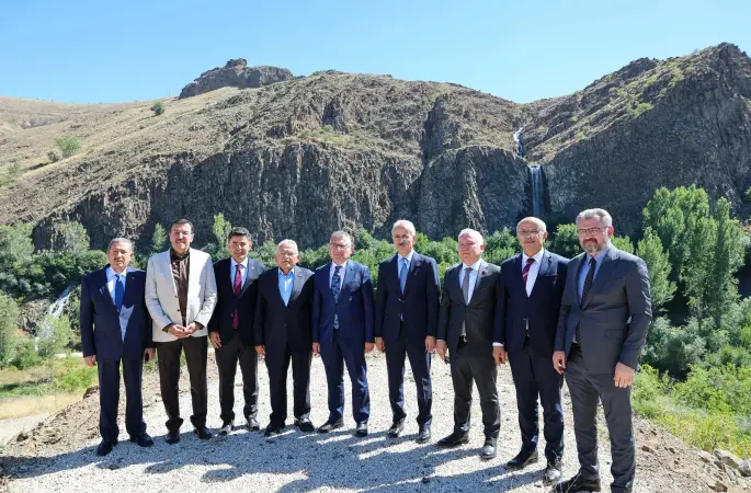 Ulaştırma ve Altyapı Bakanı Abdulkadir Uraloğlu Gürün’de