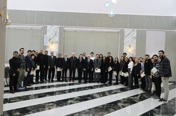 Vali Yılmaz Şimşek, Sivas Devlet Tiyatroları Müdürlüğü personeli ile bir araya geldi.