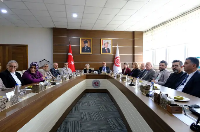 Yazar Müjgan Üçer’den Anlamlı Bağış: Kütüphanesini Sivas Cumhuriyet Üniversitesi’ne Kazandırdı