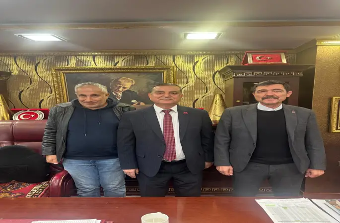 Zafer Partisi İl Başkanı Sinan Sarı ve 100.Yıl Gazeteciler Derneği Sivas Temsilcisi Ahmet Erçelikten Mesut Dursun'a ziyaret