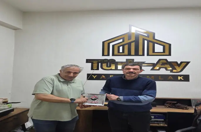 Zafer Partisi İl Başkanı Yaşar Sinan Sarıdan Gazetemize plaket